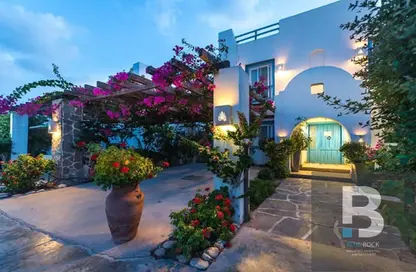 Chalet - 2 Bedrooms - 2 Bathrooms for sale in Mountain View - Ras Al Hekma - North Coast
