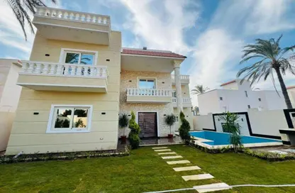 Villa - 4 Bedrooms - 5 Bathrooms for sale in Cleopatra Square - 26th of July Corridor - 6 October City - Giza