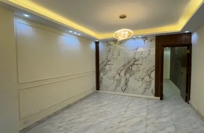 شقة - 3 غرف نوم - 2 حمامات للبيع في المهندسين - الجيزة