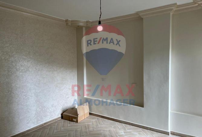 8301593 - Property Image 3