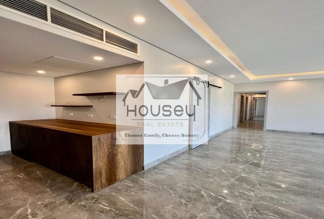 8260302 - Property Image 2