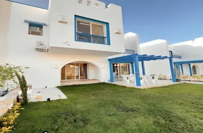 Chalet - 2 Bedrooms - 2 Bathrooms for sale in Mountain View - Ras Al Hekma - North Coast