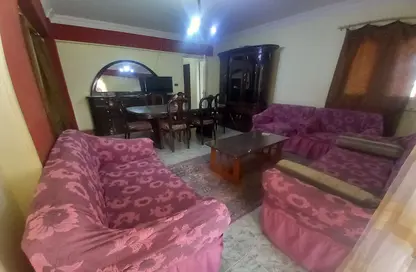 Apartment - 2 Bedrooms - 2 Bathrooms for rent in Street 15 - Maadi - Hay El Maadi - Cairo