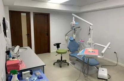 Clinic - Studio - 2 Bathrooms for sale in Nabil Al Wakkad St. - Ard El Golf - Heliopolis - Masr El Gedida - Cairo