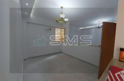 شقة - 4 غرف نوم - 2 حمامات للايجار في مسجد فاطمة الشربتلي - الحي الثالث - التجمع الخامس - مدينة القاهرة الجديدة - القاهرة