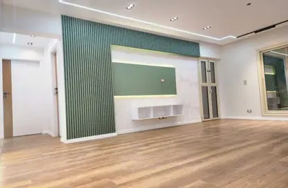 Apartment - 2 Bedrooms - 2 Bathrooms for sale in El Rehab Extension - Al Rehab - New Cairo City - Cairo