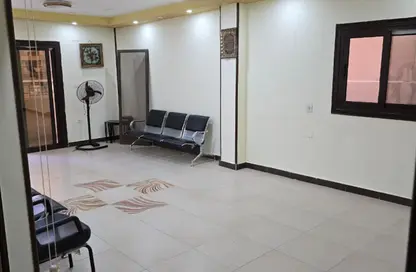 مكتب عمل جماعي - استوديو - 1 حمام للايجار في شارع ابراهيم نوار - المنطقة السادسة - مدينة نصر - القاهرة