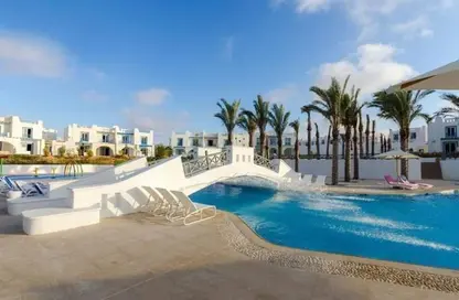 Chalet - 2 Bedrooms - 2 Bathrooms for sale in Mountain View - Ras Al Hekma - North Coast