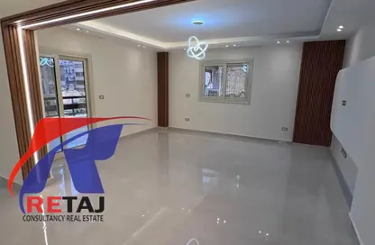 شقة - 3 غرف نوم - 3 حمامات للبيع في شارع عباس العقاد - المنطقة الأولى - مدينة نصر - القاهرة