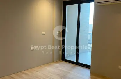 Penthouse - 2 Bedrooms - 2 Bathrooms for sale in Village West - Sheikh Zayed Compounds - Sheikh Zayed City - Giza