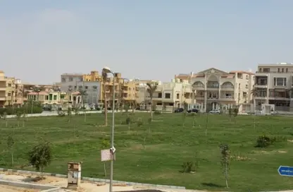 Apartment - 3 Bedrooms - 2 Bathrooms for sale in Ganoob El Acadimia - New Cairo City - Cairo