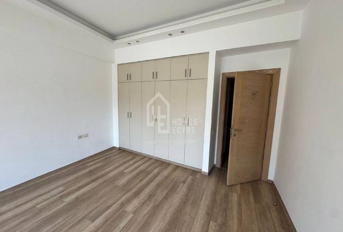 8304459 - Property Image 3