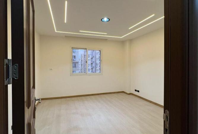 8176131 - Property Image 3