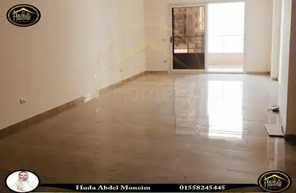 شقة - 3 غرف نوم - 2 حمامات للبيع في جليم - حي شرق - الاسكندرية