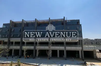 Retail - Studio - 5 Bathrooms for sale in Three Sixty - 5th Settlement Compounds - The 5th Settlement - New Cairo City - Cairo