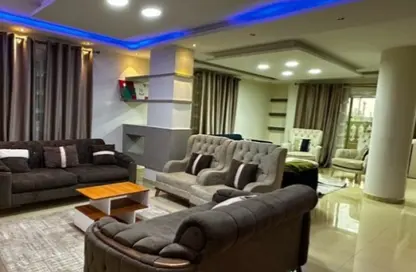Apartment - 3 Bedrooms - 2 Bathrooms for sale in Mohamed Farid Abou Hadid St. - Al Hadiqah Al Dawliyah - 7th District - Nasr City - Cairo