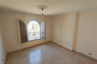 Apartment - 3 Bedrooms - 3 Bathrooms for rent in Smouha - Hay Sharq - Alexandria