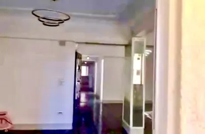 شقة - 3 غرف نوم - 1 حمام للبيع في شارع زكريا عثمان - المنطقة الثامنة - مدينة نصر - القاهرة