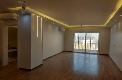 Apartment - 1 Bedroom - 2 Bathrooms for sale in Hyde Park - New Cairo City - Cairo