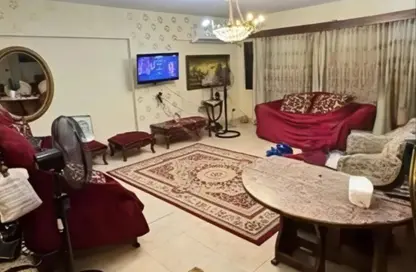 شقة - 3 غرف نوم - 2 حمامات للبيع في شارع ذاكر حسين - الحديقة الدولية - الحي السابع - مدينة نصر - القاهرة