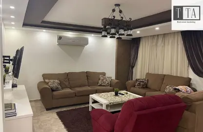 Apartment - 3 Bedrooms - 2 Bathrooms for rent in Mohamed Farid St. - El Hegaz Square - El Nozha - Cairo