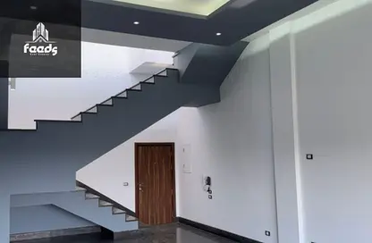 دوبلكس - 3 غرف نوم - 3 حمامات للايجار في غرب الجولف - كمبوندات القطامية - القطامية - مدينة القاهرة الجديدة - القاهرة