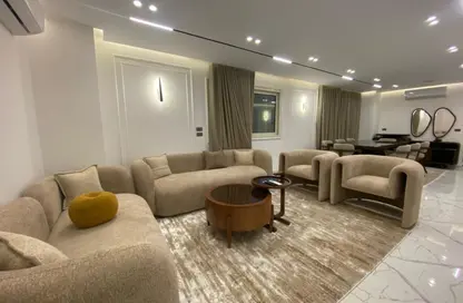 شقة - 3 غرف نوم - 3 حمامات للايجار في شارع محي الدين أبو العز - الدقي - الجيزة