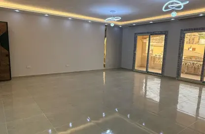 Apartment - 3 Bedrooms - 3 Bathrooms for sale in Al Khamayel city - Sheikh Zayed Compounds - Sheikh Zayed City - Giza
