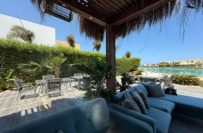 فيلا - 5 غرف نوم - 6 حمامات للبيع في سي شيل - سيدي عبد الرحمن - الساحل الشمالي