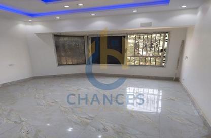 Apartment - 3 Bedrooms - 2 Bathrooms for sale in Cornish El Nile St. - Maadi - Hay El Maadi - Cairo