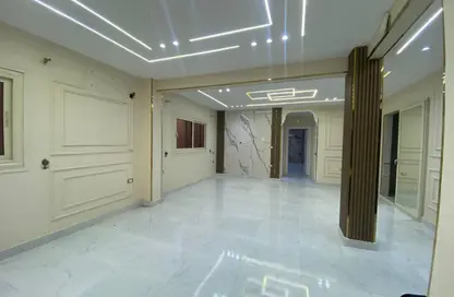 Apartment - 2 Bedrooms - 1 Bathroom for sale in Ahmed Orabi St. - Mohandessin - Giza