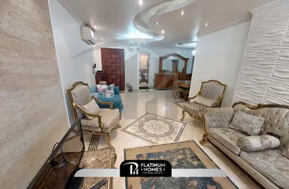 شقة - 3 غرف نوم - 2 حمامات للايجار في كامب شيزار - حي وسط - الاسكندرية