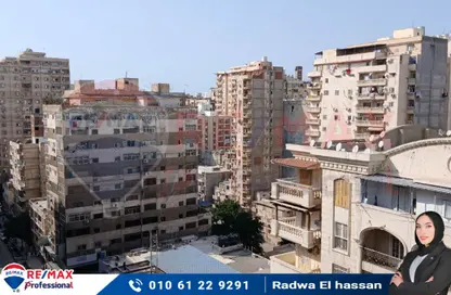 Apartment - 3 Bedrooms - 2 Bathrooms for sale in Al Galaa St. - Victoria - Hay Awal El Montazah - Alexandria