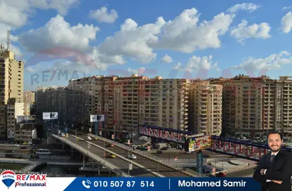 شقة - 3 غرف نوم - 3 حمامات للبيع في شارع نادى سموحة الرياضى - سموحة - حي شرق - الاسكندرية
