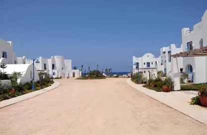 Chalet - 2 Bedrooms - 2 Bathrooms for sale in Mountain View - Ras Al Hekma - North Coast