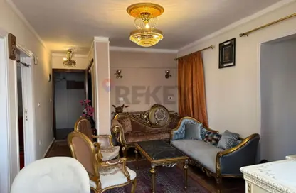 شقة - 2 غرف نوم - 1 حمام للايجار في ميدان الكورنيش - سبورتنج - حي شرق - الاسكندرية