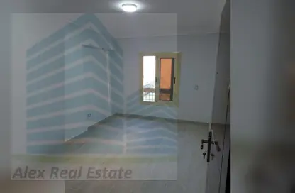 Apartment - 2 Bedrooms - 2 Bathrooms for rent in Smouha Square - Smouha - Hay Sharq - Alexandria