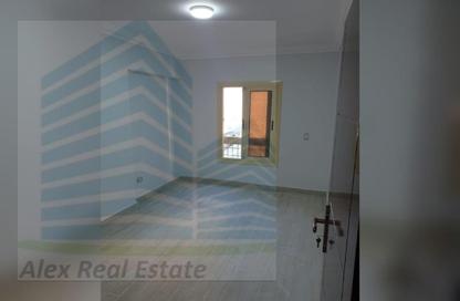 Apartment - 2 Bedrooms - 2 Bathrooms for rent in Smouha Square - Smouha - Hay Sharq - Alexandria