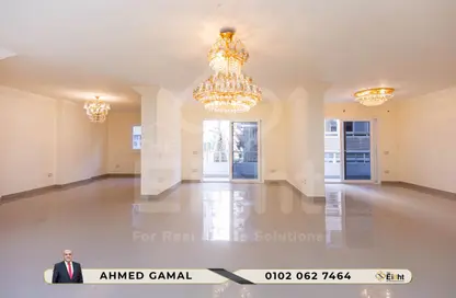 Apartment - 3 Bedrooms - 4 Bathrooms for sale in Al Ekbal St. - Laurent - Hay Sharq - Alexandria
