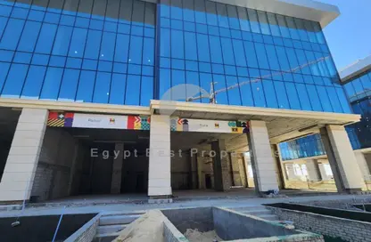 محل - استوديو - 4 حمامات للبيع في جولدن جيت - شارع التسعين الجنوبي - التجمع الخامس - مدينة القاهرة الجديدة - القاهرة