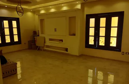 Apartment - 3 Bedrooms - 1 Bathroom for rent in Mohamed Naguib Axis - Abou El Houl - New Cairo City - Cairo