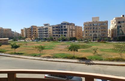 بناية كاملة - 8 غرف نوم - 8 حمامات للبيع في اللوتس الجنوبي - حى اللوتس - مدينة القاهرة الجديدة - القاهرة