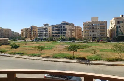 بناية كاملة - 8 غرف نوم - 8 حمامات للبيع في اللوتس الجنوبي - حى اللوتس - مدينة القاهرة الجديدة - القاهرة