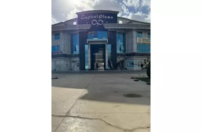 محل تجاري - استوديو - 2 حمامات للبيع في مدينة العبور - القليوبية