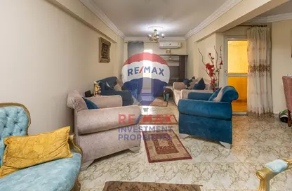 شقة - 3 غرف نوم - 1 حمام للبيع في شارع الملك - المنتزة - حي ثان المنتزة - الاسكندرية