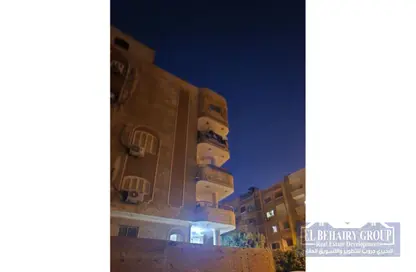 بناية كاملة - استوديو - 8 حمامات للبيع في حدائق اكتوبر - مدينة 6 أكتوبر - الجيزة