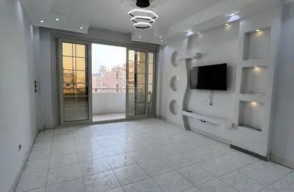 Apartment - 2 Bedrooms - 1 Bathroom for sale in Al Agouza - Giza