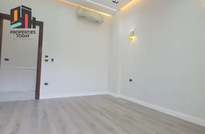 شقة - 2 غرف نوم - 2 حمامات للايجار في جاليريا  مون فالى - المستثمرين الجنوبية - مدينة القاهرة الجديدة - القاهرة