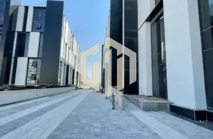 Whole Building - Studio - 1 Bathroom for sale in Hyde Park - 5th Settlement Compounds - The 5th Settlement - New Cairo City - Cairo