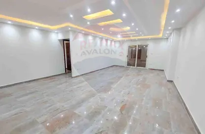 شقة - 3 غرف نوم - 2 حمامات للايجار في طريق الجيش - جليم - حي شرق - الاسكندرية